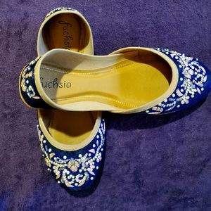 Fuchsia flats size 8